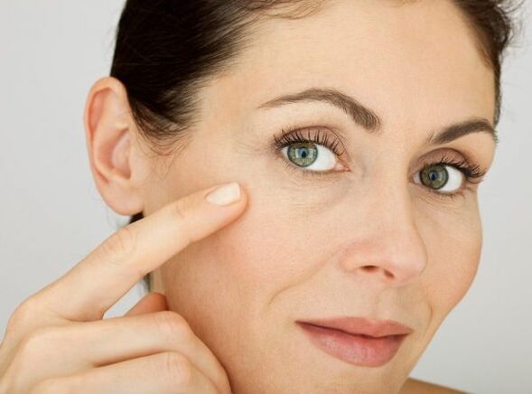 Les interventions cosmétiques après 45 ans visent à augmenter l'hydratation de la peau.